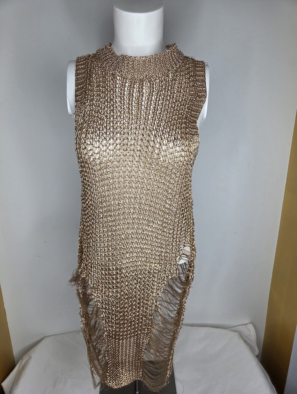 Thirty 6 Pont 5 Size M/L Sleeveless Metallic Gold Asymetrical Crochet Dress